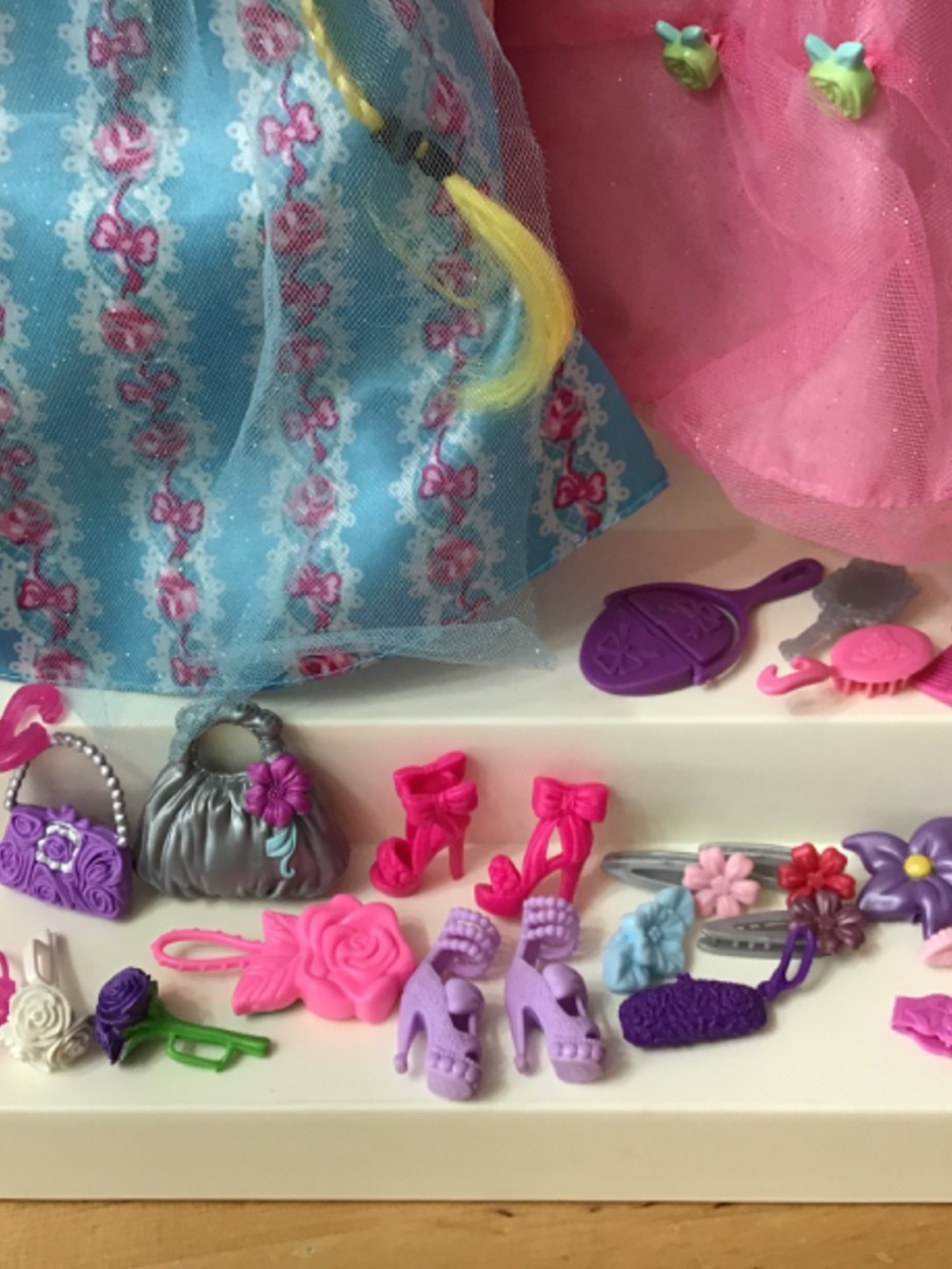 Barbie Doll and Flower Clothes - Picture 2 of 11